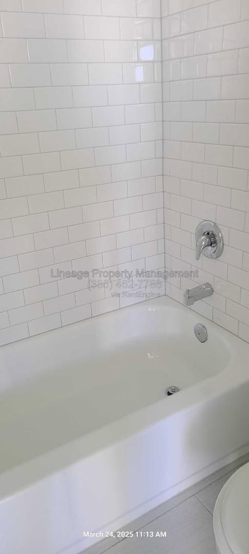 Building Photo - 420 W 20th St