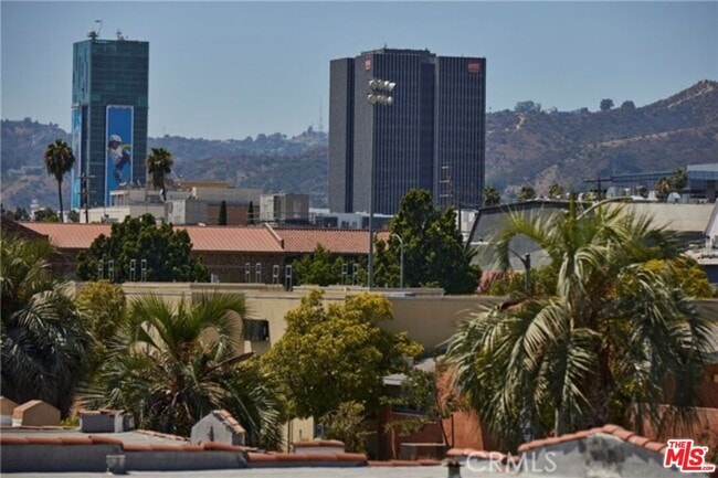 Building Photo - 1275 N Wilton Pl