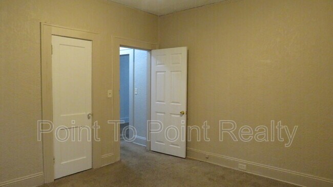 Building Photo - 6590 Sunset Dr