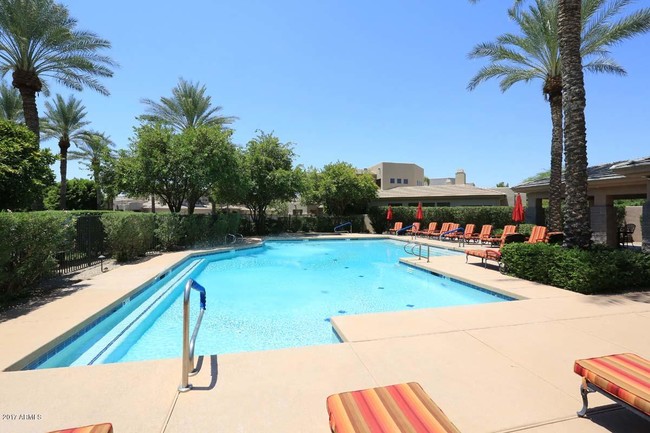 Building Photo - 7371 E Vaquero Dr