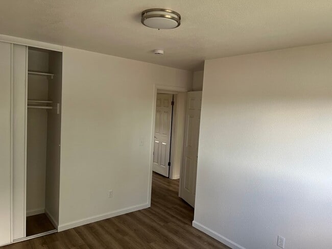 Building Photo - 4 bed/2 bath Morrison house