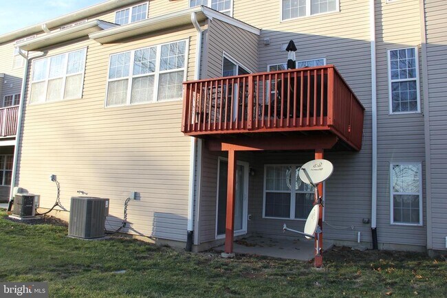 Building Photo - 506 Quincy St