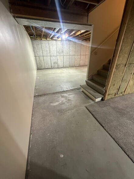 Building Photo - 958 S 1060 E