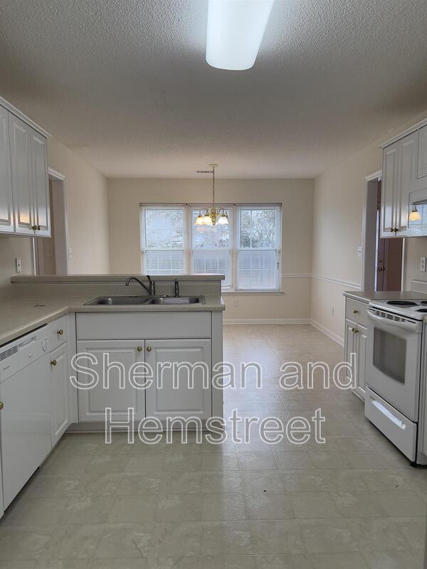 Building Photo - 3404 Thames Pl