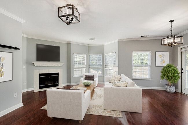 Building Photo - Wonderful 2 bedroom 2 bath Condo End Unit in Great Carmel Location!