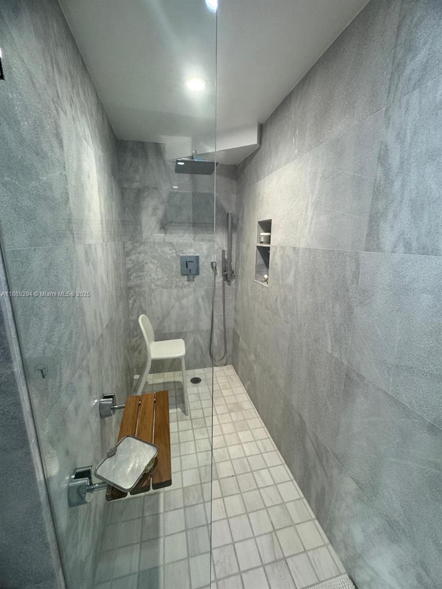 Building Photo - 1865 Brickell Ave