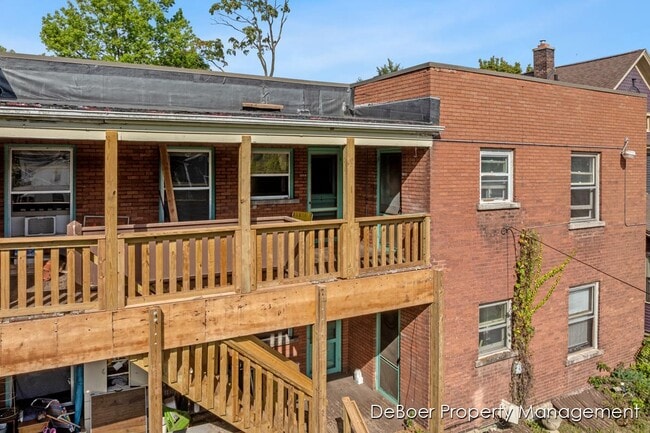Building Photo - 301 W Dutton St