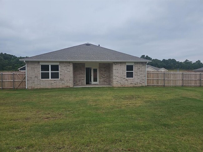 Building Photo - 812 Stella Trl