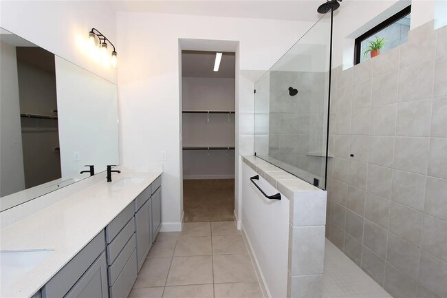 Building Photo - 1443 Park Path Dr