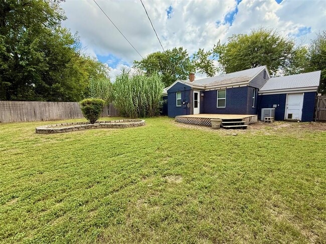 Building Photo - 1117 E Louisiana St