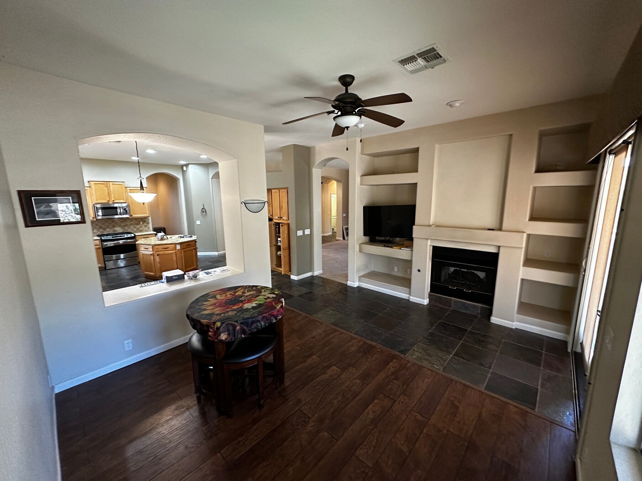 Building Photo - 1620 W Nighthawk Way