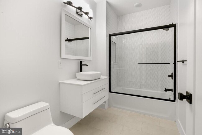 Building Photo - 1868 Frankford Ave