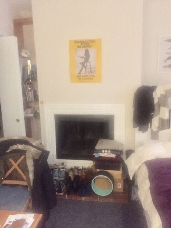 Building Photo - 1012 - Dunne