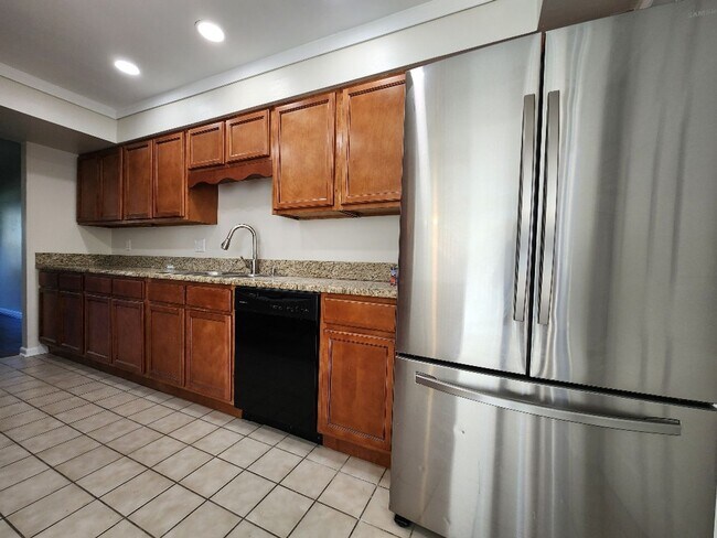 Building Photo - Gorgeous 3-Bedroom, 2.5-Bathroom Townhome ...
