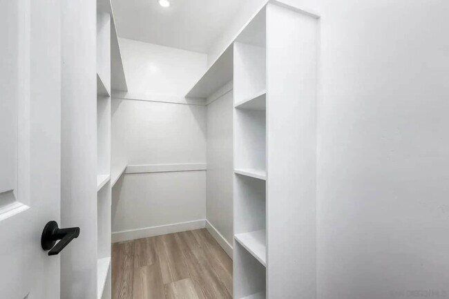 Building Photo - 436 Date Ave