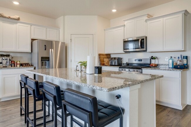 Building Photo - Modern 4-Bedroom Ranch Home with Mountain Views and 3-Car Garage