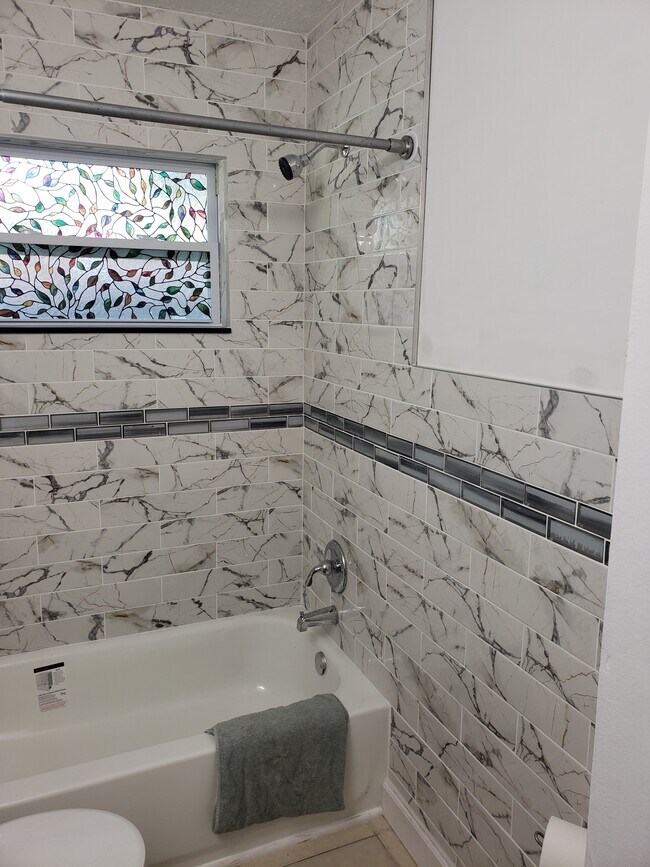 Building Photo - 1309 Union St