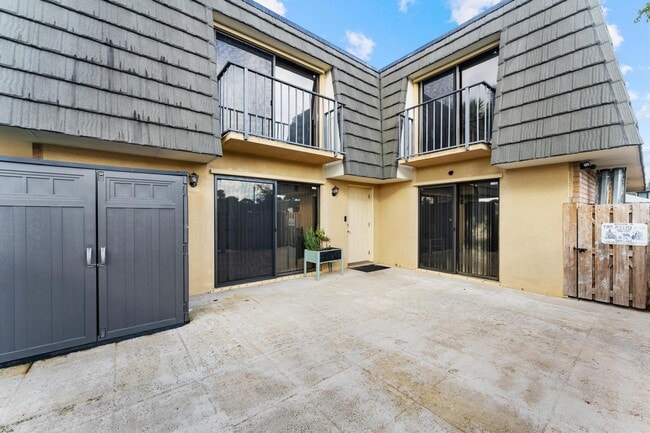 Building Photo - 2410 24th Way