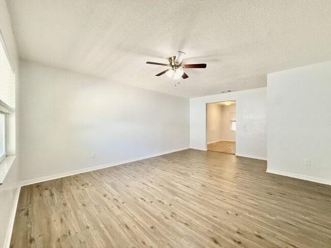 Building Photo - 6420 S Adelia Ave