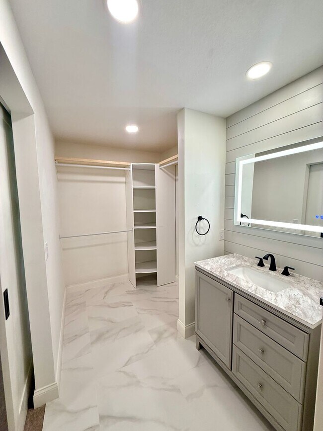 Building Photo - GORGEOUS, COMPLETELY REDONE 3/2 MAITLAND H...