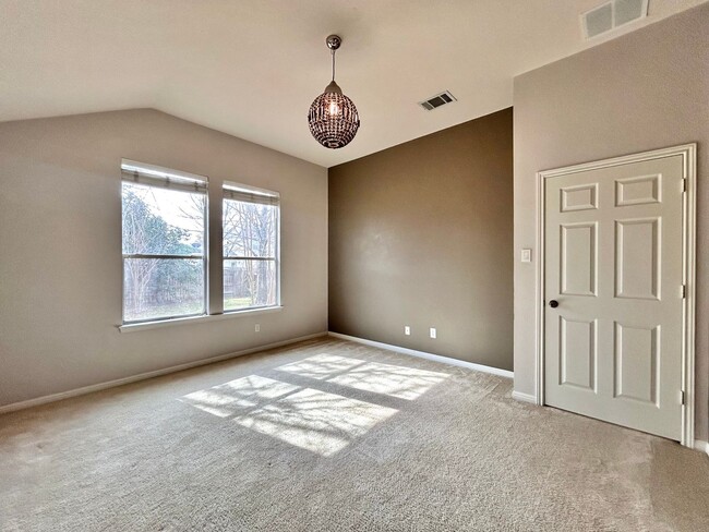 Building Photo - 1709 Bush Coat Ln