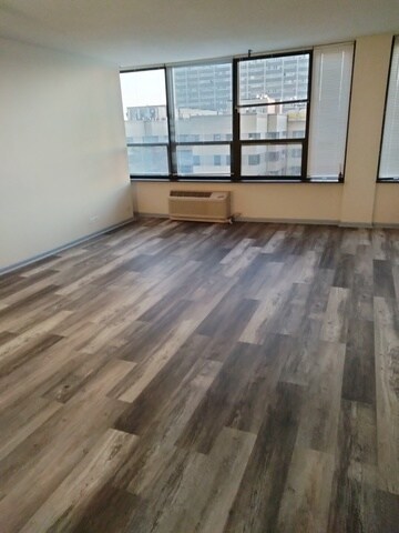 Building Photo - 5100 N Marine Dr