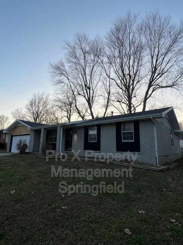 Building Photo - 3435 S Nettleton Ave