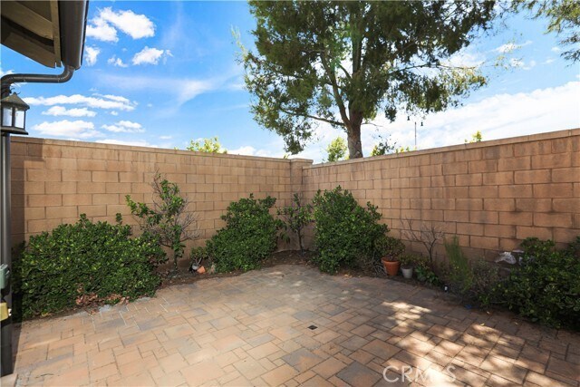 Building Photo - 104 Desert Bloom