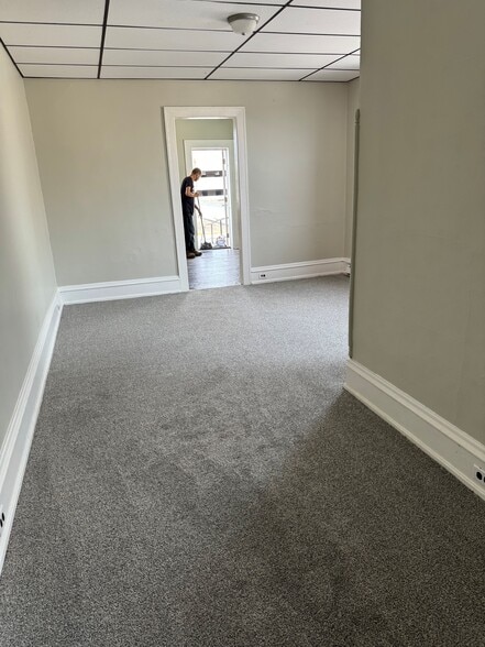 Building Photo - 303 Penn St