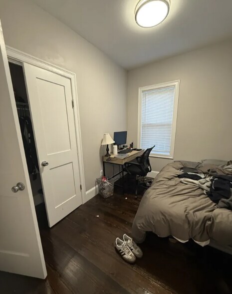 Building Photo - 156 Hillside St