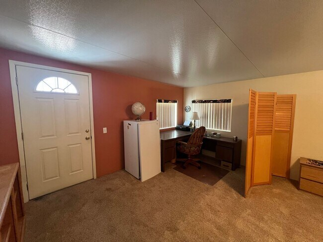 Building Photo - SHORT TERM FOOTHILLS RETREAT!