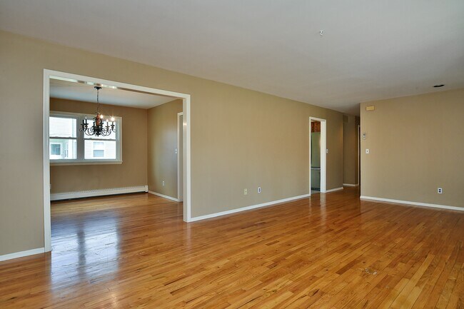 Building Photo - 276 5th Ave