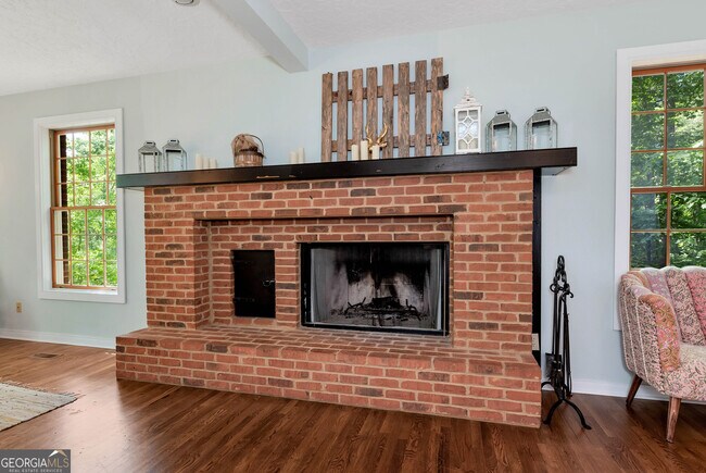 Building Photo - 3978 Pineshore Cir