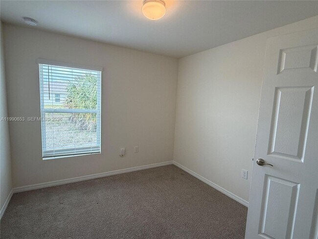 Building Photo - 513 Ella Jean Pl