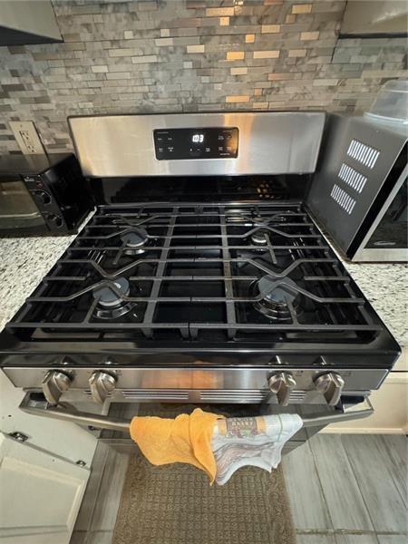 Building Photo - 2578 Shadowbrook Dr