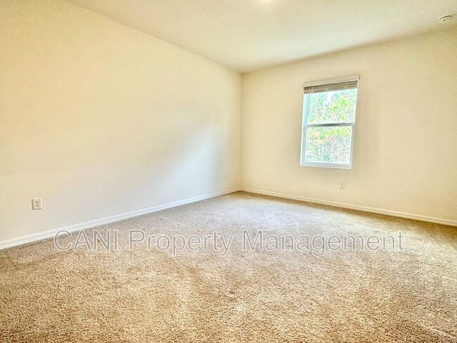 Building Photo - 230 Reena Dr