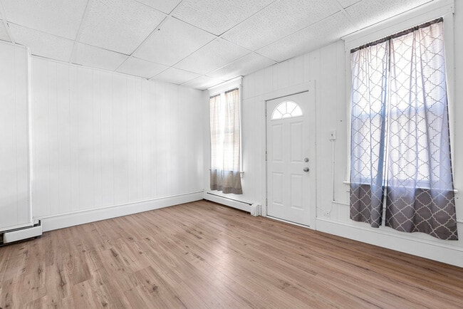 Building Photo - 224 Cumberland St