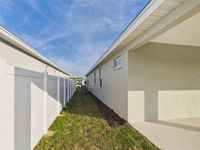 Building Photo - 7216 SW 58th Pl