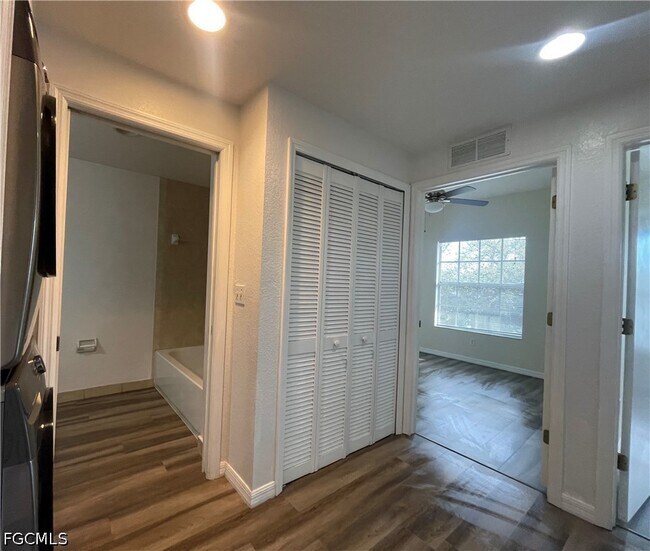 Building Photo - 8555 Bernwood Cove Loop