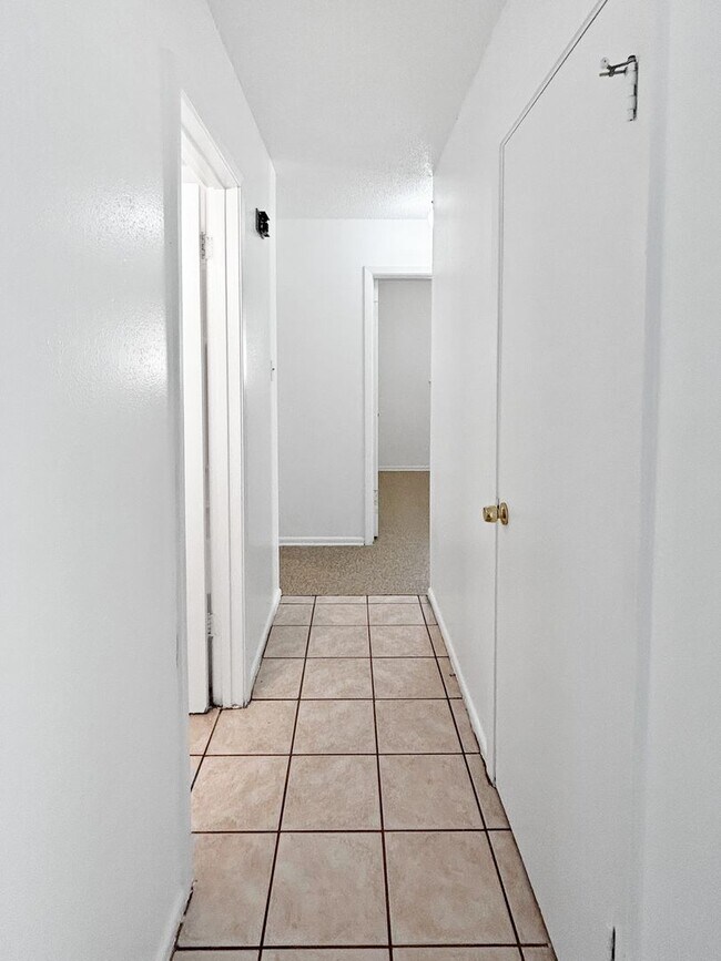 Building Photo - Corner-lot Home / 1.5 Bathroom Home