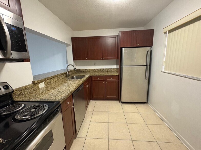 Building Photo - 8400 SW 133rd Avenue Rd