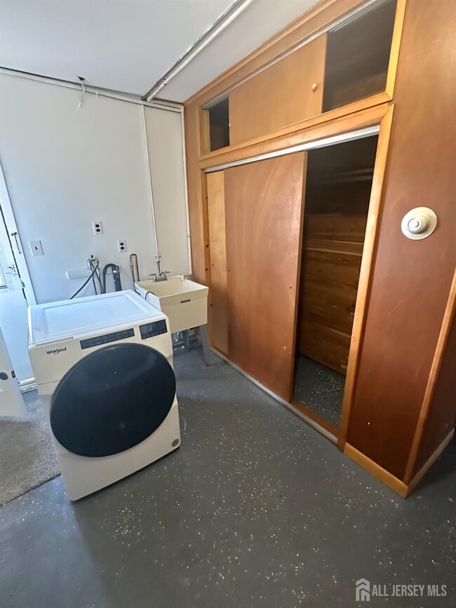 Building Photo - 182 Bloomfield Ave