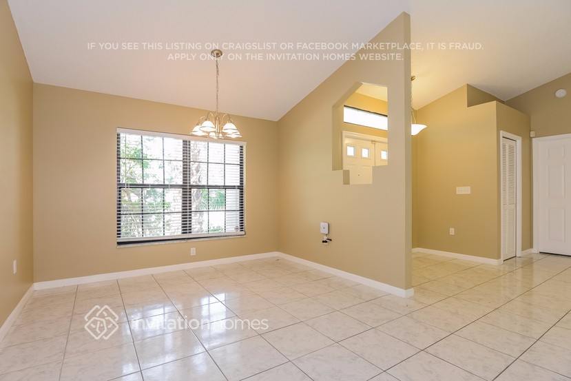 Building Photo - 1604 Cumberland Ct E