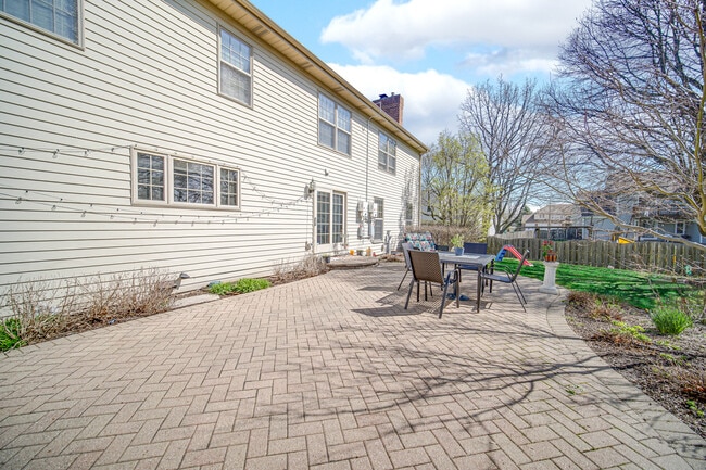 Building Photo - 2872 Whispering Oaks Ct