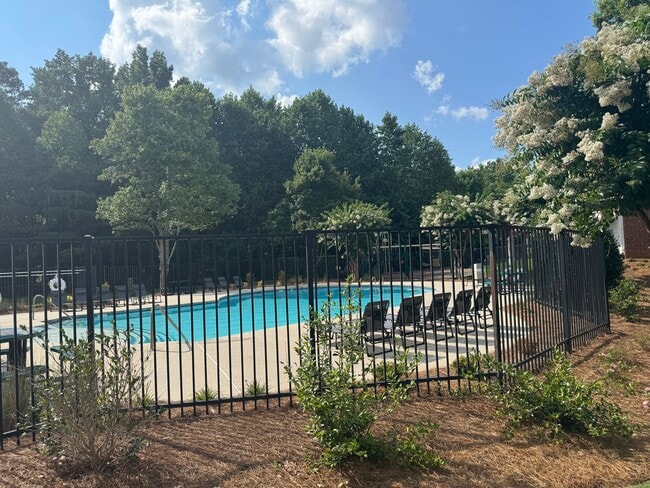 Building Photo - 1044 Annazanes Ct