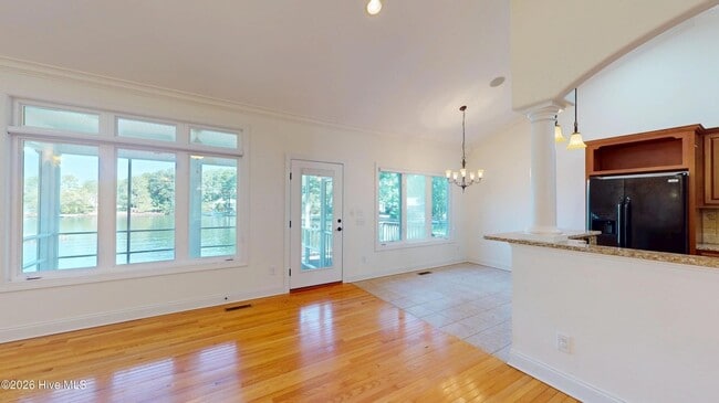 Building Photo - 110 Josephs Point
