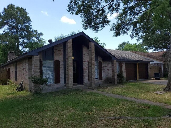Primary Photo - 6831 Stoney River Dr