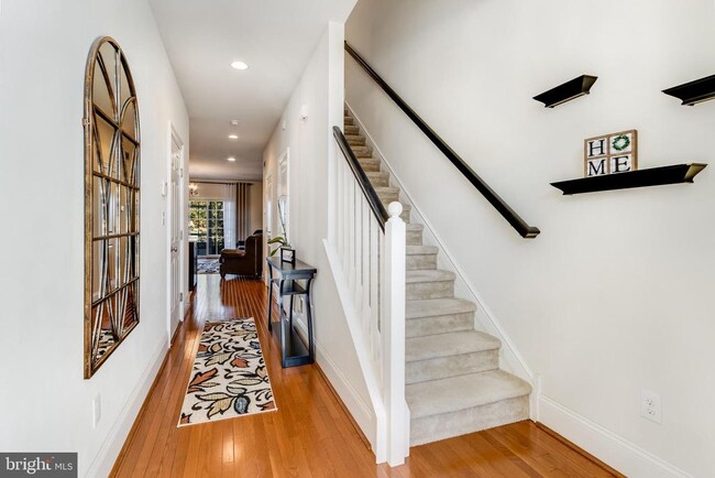 Building Photo - 18830 Bethpage Dr