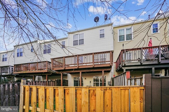 Building Photo - 45482 Pine Trail Terrace