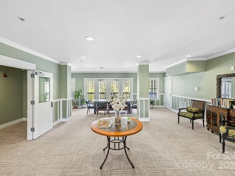 Building Photo - 9 Kenilworth Knls